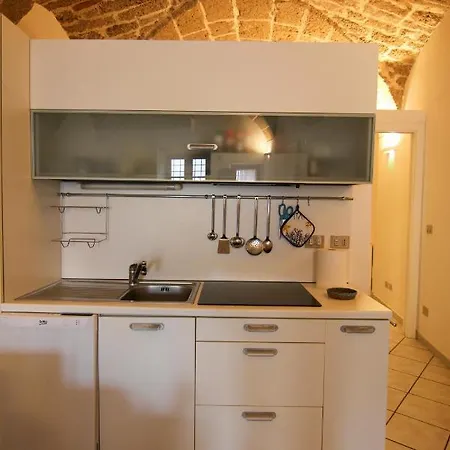 I Host - Piazza Civica 5 *
